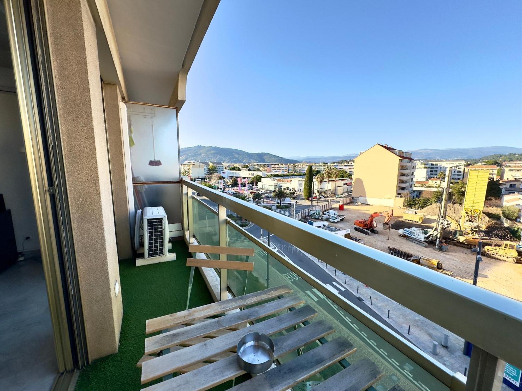 L'ALEXANDRA - TRÉS BEAU 2P - PARKING PRIVÉ - A 5min DES PLAGES DU MIDI Cannes Exterior foto